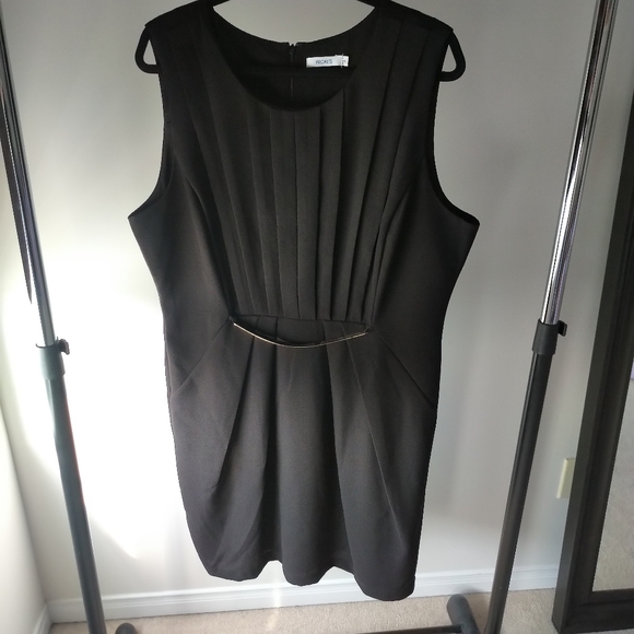 Ricki's Black Pleat Front Scuba Dress Sz 16 - Picture 1 of 7